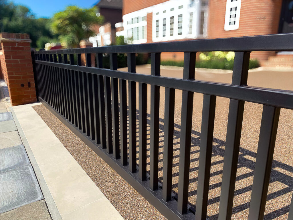 Sliding gate